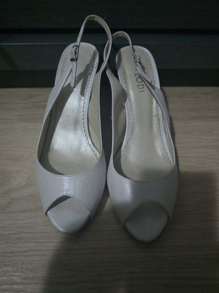Zapatos Lodi tacón blanco perla talla 38