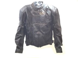 chaqueta motorista kum sin modelo