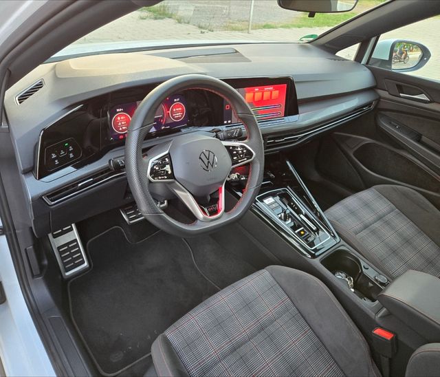 Volkswagen Golf GTI 2.0TSI 245CV 10/2023