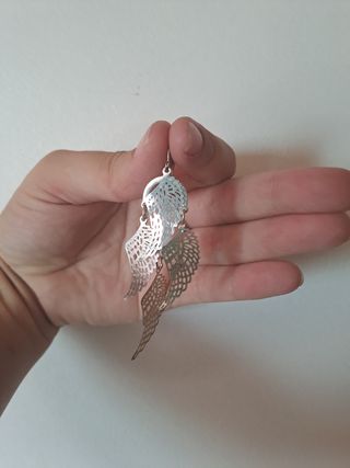 Pendientes plateados. 