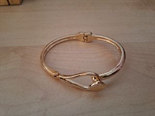 Pendientes plateados. 