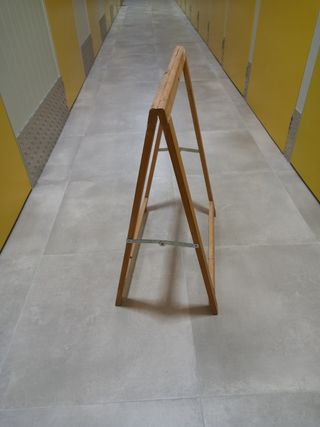 Caballete de madera plegable