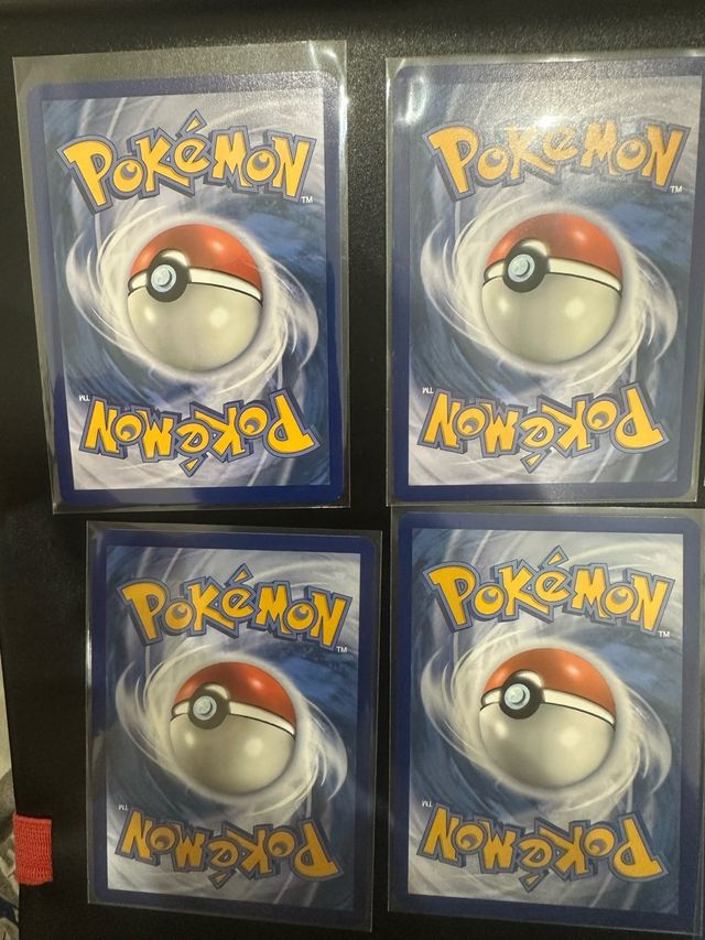 Lotto 8 Carte Pokemon (Avventure e Scintille)