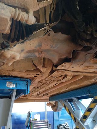 BRAZO SUSPENSION DELANTERO DERECHO RENAULT KANGOO I (F/KC0)