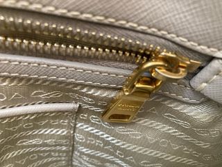 Bolso original  Prada Gris 