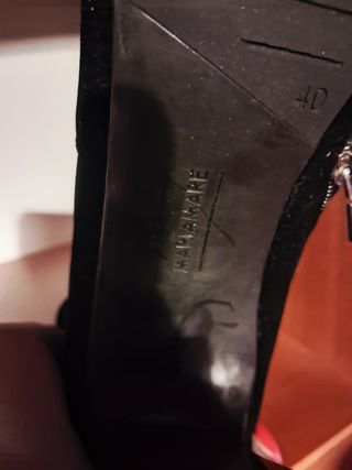 Stivaletti neri con tacco