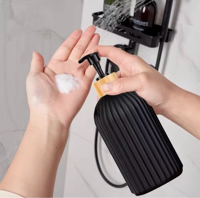 Juego dispensador de jabón a estrenar