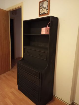 Mueble escritorio y estantería negro en Pontevedra