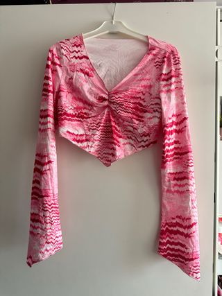 Camiseta manga larga escote pico estampado