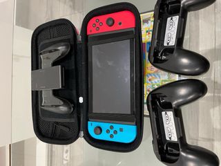 Nintendo Switch Azul y Rojo con Accesorios