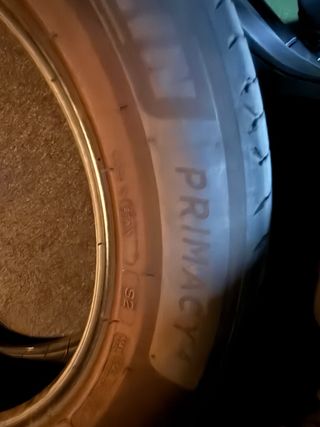 Neumático 215/65 R17 103V