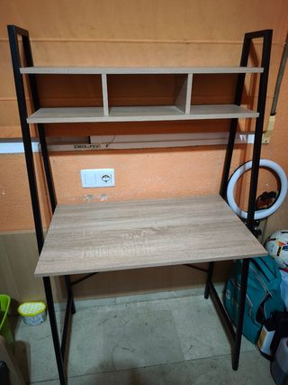 Escritorio con estantería madera y metal