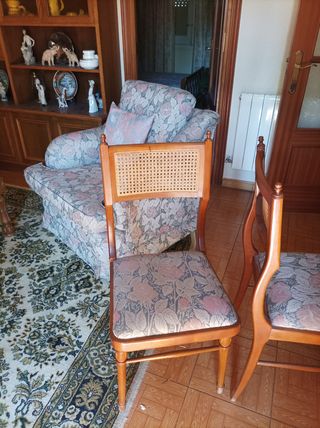 Sillas de comedor de madera y tela