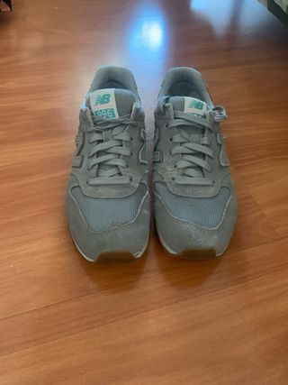 Zapatillas New Balance grises y rosas