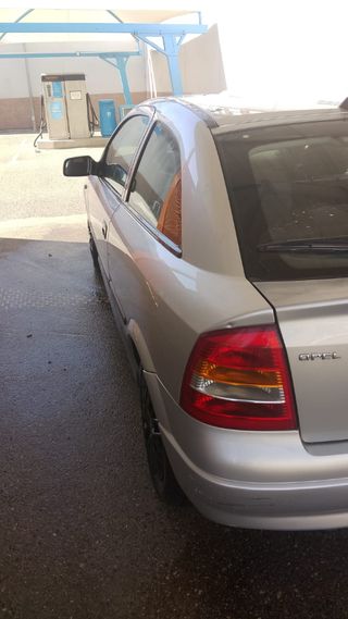 Opel Astra 2000 con ITV 