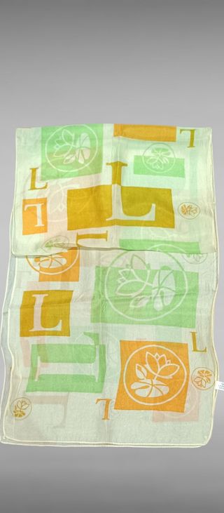 Pañuelo de seda estampado