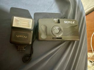 Cámara Sonia + Flash Nippon