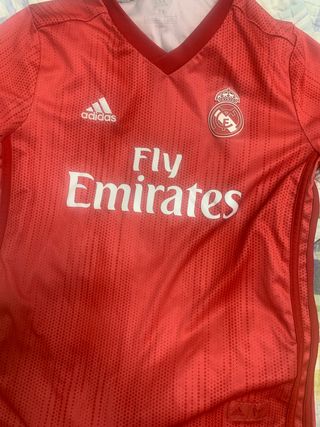 Camiseta Real Madrid Adidas Talla M de niño 