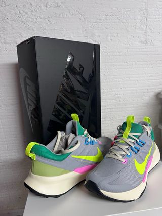 Zapatillas Nike Talla 39 Gris y Amarillo