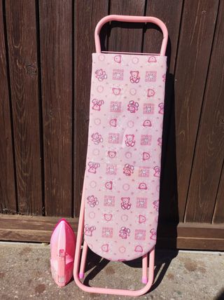 Plancha y tabla de juguete rosa
