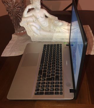 ASUS Notebook Core i7 NVIDIA 2GB Win 11 Office