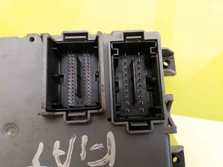 CAJA RELES / FUSIBLES FIAT QUBO (300) (2)