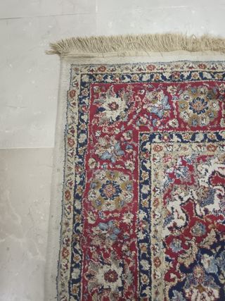 Tappeto persiano con design floreale di grandi dimensioni