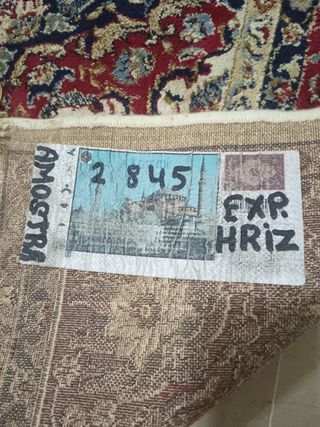 Tappeto persiano con design floreale di grandi dimensioni