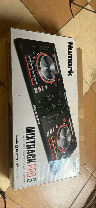 Numark MTX3 Console DJ