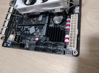 Placa Base CWWK i3-N305 6x SATA 4x 2.5Gb 2x NVMe