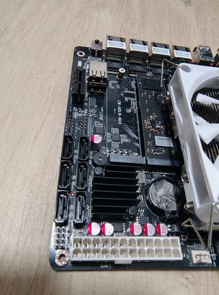 Placa Base CWWK i3-N305 6x SATA 4x 2.5Gb 2x NVMe