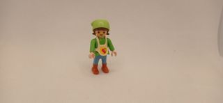 Playmobil Niña con delantal y Pañuelo