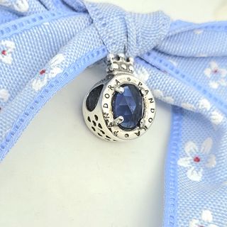 CHARM CORONA LOGO AZUL
