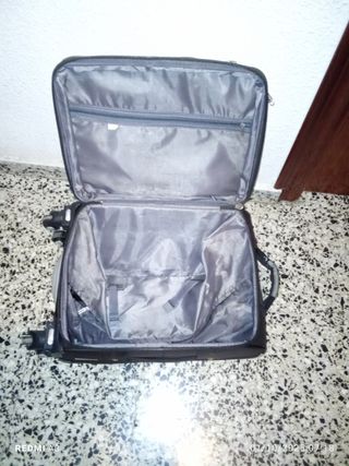 Maleta de cabina negra y gris