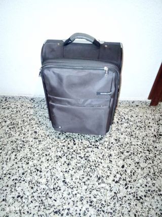 Maleta de cabina negra y gris