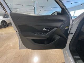 Peugeot 308 5P BlueHDi 130 S&S EAT8 Active