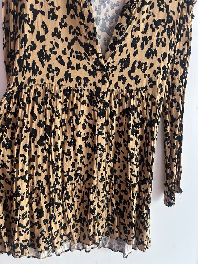 Vestido camisero estampado leopardo Stradivarius