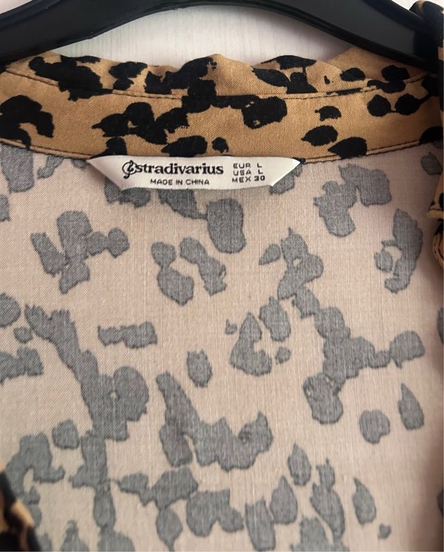 Vestido camisero estampado leopardo Stradivarius