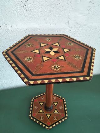 Tavolo esagonale Taracea