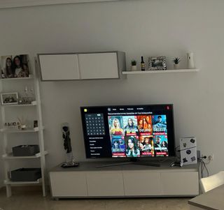 Mueble Salón y Mesa Comedor con Sillas