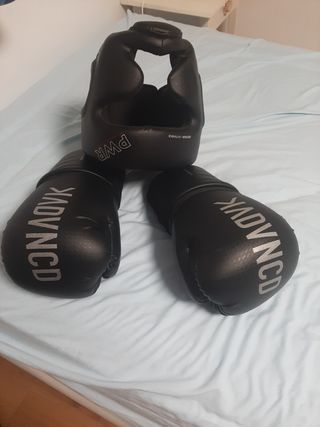 Casco y guantes de boxeo PWR