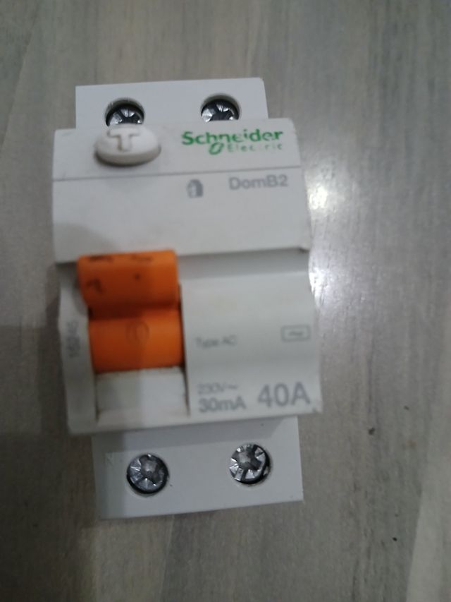 Interruptor Automático Schneider DomB2 40A