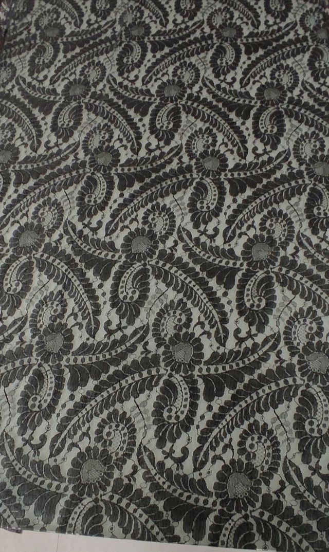 Mantilla fallera negra.