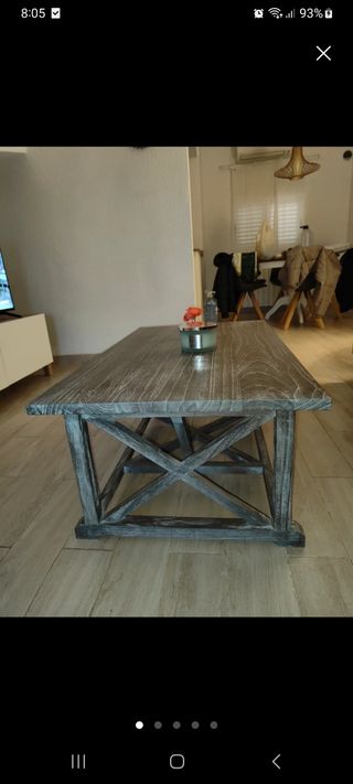 Mesa baja de madera salón