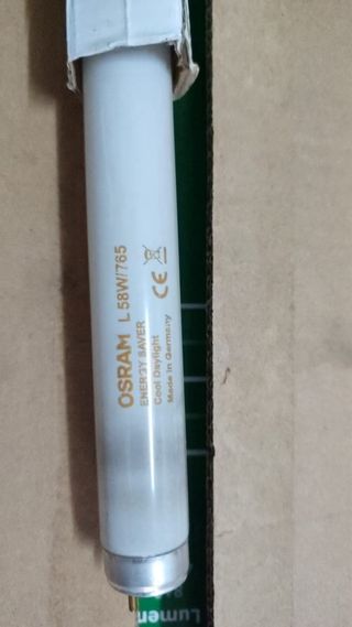 Lámpara fluorescente 4 tubos