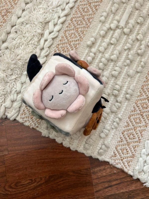 Cubo de actividades para bebé