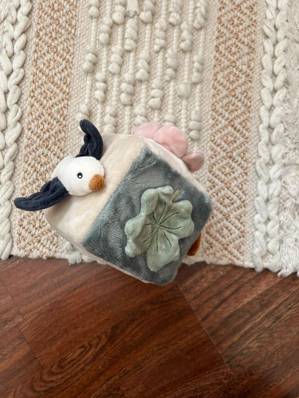 Cubo de actividades para bebé