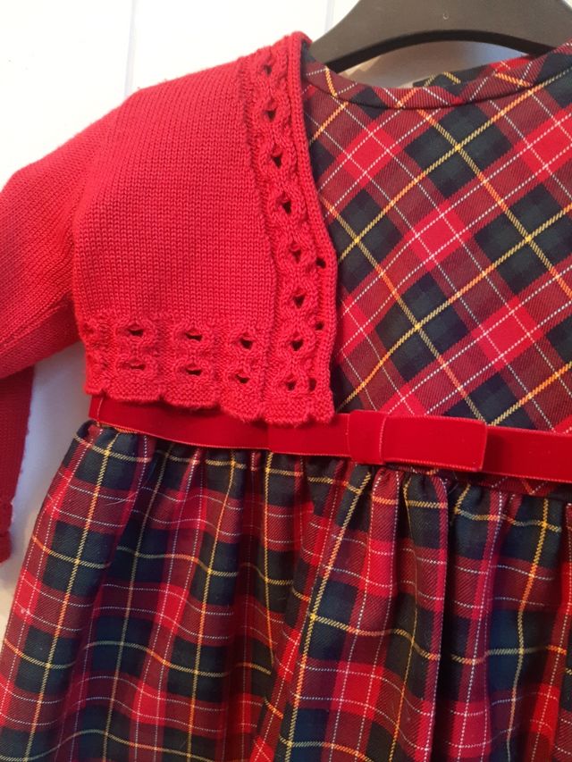 Vestido y chaqueta de niña a cuadros