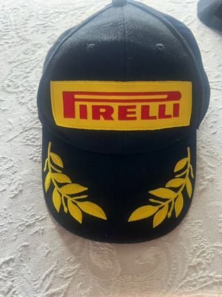 Lote Gorras de las marcas nike entre otras 
