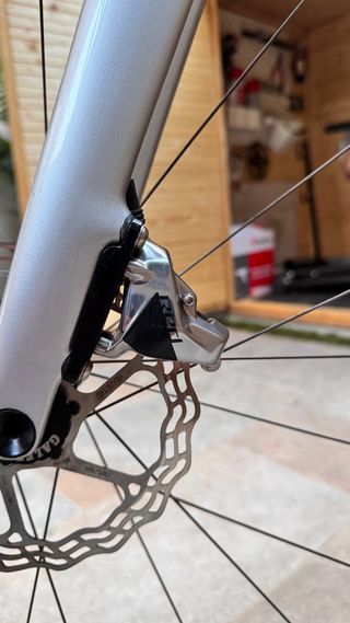Manetas y Pinzas Freno SRAM RED AXS DEL y TRA